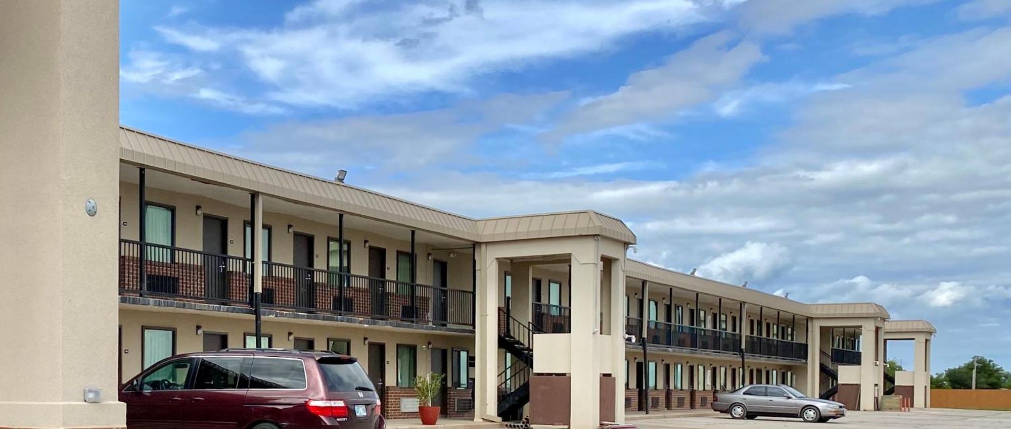 Hotel 81 El Reno エクステリア 写真